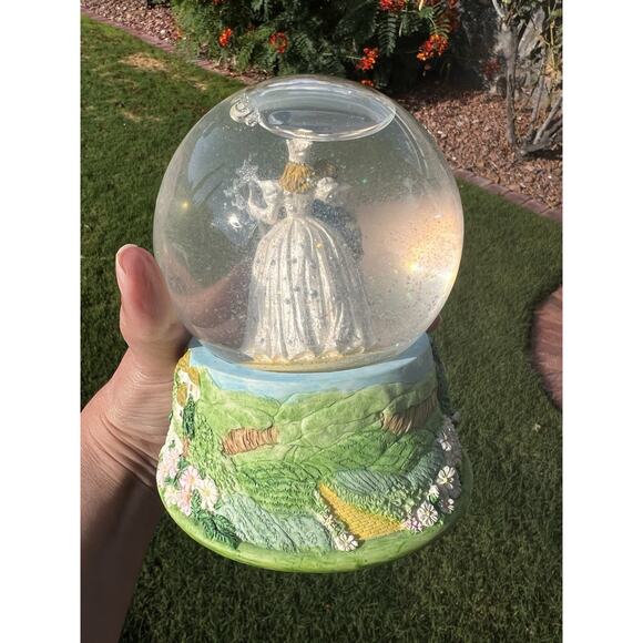 RARE 1995 Wizard Of Oz Musical Snow Globe Good Witch Glinda, Dorothy & Toto 5.5” - Picture 5 of 10